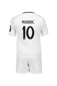 Real Madrid Luka Modric #10 Jalkapallovaatteet Lasten Kotipeliasu 2024-25 Lyhythihainen (+ Lyhyet housut)